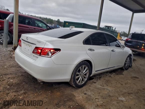 ✅ 2011 Lexus ES 330 • VIN: JTHBK1EG1B2426994 • Lot: 94877575. Wystawiony na Copart z przebiegiem 155 052 mil. Bezpłatny archiwum sprzedaży aukcyjnych z USA i szczegółowy raport historii pojazdu na DreamBid. Zdjęcie 3.