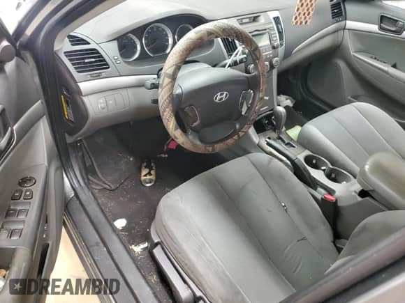 2010 Hyundai Sonata GLS with VIN 5NPET4AC0AH584661, listed as a Copart auction lot 82528305 with 186,922 mi miles and Salvage title. Bid and sale history available at DreamBid. Image 8.