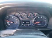 ✅ 2021 Chevrolet Silverado 1500 Custom • VIN: 3GCPYBEK4MG462463 • Lot: 75631474. Wystawiony na Copart z przebiegiem 45 932 mil. Bezpłatny archiwum sprzedaży aukcyjnych z USA i szczegółowy raport historii pojazdu na DreamBid. Zdjęcie 9.