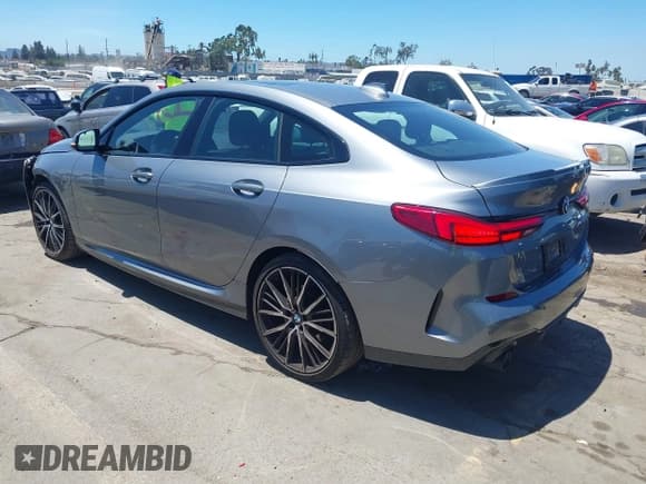 ✅ 2022 BMW 2 Series 228i • VIN: WBA53AK03N7K45712 • Lot: 42825693. Wystawiony na IAAI z przebiegiem 22 973 mil. Bezpłatny archiwum sprzedaży aukcyjnych z USA i szczegółowy raport historii pojazdu na DreamBid. Zdjęcie 3.