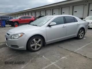 2011 Chevrolet Malibu 1LT z VIN 1G1ZC5E14BF197423, wystawiony jako Copart lot #67266835 z przebiegiem 154 104 mil mil oraz Szkoda całkowita • Salvage title. Historia ofert i sprzedaży dostępna na DreamBid. Obrazek 1.