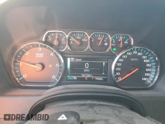 ✅ 2019 Chevrolet Suburban LT • VIN: 1GNSKHKC6KR362655 • Lot: 82260795. Wystawiony na Copart z przebiegiem 161 103 mil. Bezpłatny archiwum sprzedaży aukcyjnych z USA i szczegółowy raport historii pojazdu na DreamBid. Zdjęcie 9.