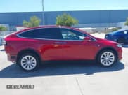 ✅ 2019 Tesla Model X 75D • VIN: 5YJXCAE27KF207351 • Lot: 42704039. Wystawiony na IAAI z przebiegiem 71 290 mil. Bezpłatny archiwum sprzedaży aukcyjnych z USA i szczegółowy raport historii pojazdu na DreamBid. Zdjęcie 14.