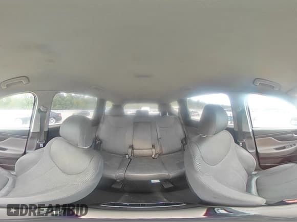 ✅ 2019 Hyundai Santa Fe SE • VIN: 5NMS23AD6KH092076 • Lot: 70301244. Wystawiony na Copart z przebiegiem 120 644 mil. Bezpłatny archiwum sprzedaży aukcyjnych z USA i szczegółowy raport historii pojazdu na DreamBid. Zdjęcie 14.