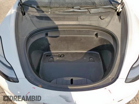 ✅ 2020 Tesla Model 3 Standard Range Plus • VIN: 5YJ3E1EA8LF614404 • Лот: 82043055. Опубликован ранее на Copart с пробегом 85 112 миль. Бесплатный доступ к архиву аукционных продаж из США и подробный отчёт об истории автомобиля на DreamBid. Изображение 11.