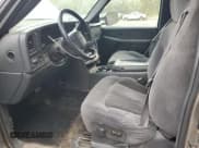 ✅ 2002 Chevrolet Silverado 2500HD LS • VIN: 1GCHK29U62E267096 • Lot: 85281645. Wystawiony na Copart z przebiegiem 171 847 mil. Bezpłatny archiwum sprzedaży aukcyjnych z USA i szczegółowy raport historii pojazdu na DreamBid. Zdjęcie 7.