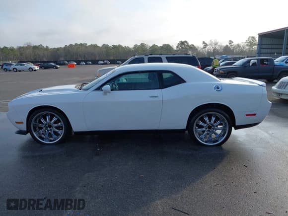 ✅ 2014 Dodge Challenger SXT • VIN: 2C3CDYAG0EH149589 • Lot: 41506798. Wystawiony na IAAI z przebiegiem 97 282 mil. Bezpłatny archiwum sprzedaży aukcyjnych z USA i szczegółowy raport historii pojazdu na DreamBid. Zdjęcie 14.