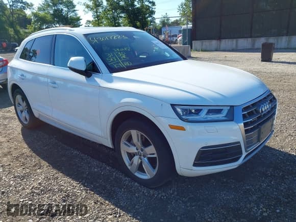 ✅ 2018 Audi Q5 Premium Plus • VIN: WA1BNAFY8J2036614 • Лот: 43017223. Опубликован ранее на IAAI с пробегом 32 954 миль. Бесплатный доступ к архиву аукционных продаж из США и подробный отчёт об истории автомобиля на DreamBid. Изображение 1.