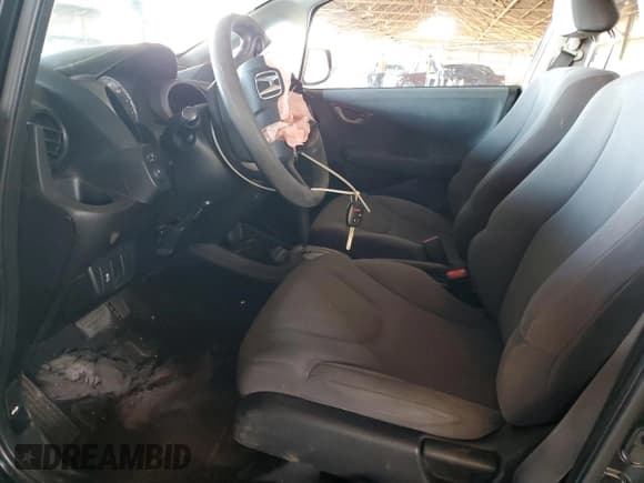 ✅ 2011 Honda Fit • VIN: JHMGE8H33BS004482 • Лот: 92126215. Опубликован ранее на Copart с пробегом 159 869 миль. Бесплатный доступ к архиву аукционных продаж из США и подробный отчёт об истории автомобиля на DreamBid. Изображение 7.