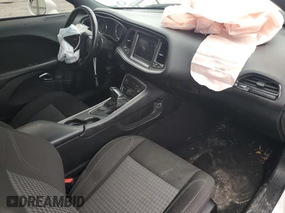 ✅ 2020 Dodge Challenger SXT • VIN: 2C3CDZAG9LH152414 • Lot: 82668843. Wystawiony na Copart z przebiegiem 30 538 mil. Bezpłatny archiwum sprzedaży aukcyjnych z USA i szczegółowy raport historii pojazdu na DreamBid. Zdjęcie 8.