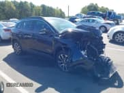 ✅ 2023 Toyota Corolla Cross XLE • VIN: 7MUEAAAGXPV065844 • Лот: 43357622. Опубликован ранее на IAAI с пробегом 43 099 миль. Бесплатный доступ к архиву аукционных продаж из США и подробный отчёт об истории автомобиля на DreamBid. Изображение 1.