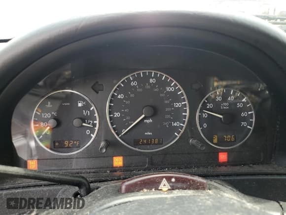 ✅ 2003 Mercedes-Benz M 350 • VIN: 4JGAB57E03A410661 • Лот: 58045275. Опубликован ранее на Copart с пробегом 241 381 миль. Бесплатный доступ к архиву аукционных продаж из США и подробный отчёт об истории автомобиля на DreamBid. Изображение 9.