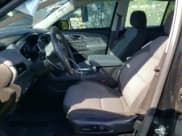 ✅ 2019 Chevrolet Traverse LT Cloth • VIN: 1GNEVGKW8KJ250317 • Lot: 49527954. Wystawiony na Copart z przebiegiem 135 231 mil. Bezpłatny archiwum sprzedaży aukcyjnych z USA i szczegółowy raport historii pojazdu na DreamBid. Zdjęcie 7.