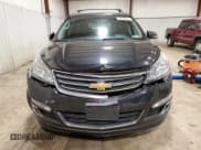 ✅ 2015 Chevrolet Traverse LT • VIN: 1GNKVHKD1FJ267893 • Lot: 43392644. Wystawiony na Copart z przebiegiem 125 520 mil. Bezpłatny archiwum sprzedaży aukcyjnych z USA i szczegółowy raport historii pojazdu na DreamBid. Zdjęcie 5.
