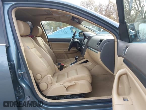 ✅ 2006 Volkswagen Jetta • VIN: 3VWAJ71K16M729301 • Lot: 43649223. Listed on IAAI with 137,412 mi. Free auction sales archive from the USA and detailed vehicle history report at DreamBid. Image 5.