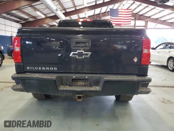 ✅ 2018 Chevrolet Silverado 1500 Custom • VIN: 3GCUKPEC7JG261100 • Лот: 68710964. Опубликован ранее на Copart с пробегом 138 588 миль. Бесплатный доступ к архиву аукционных продаж из США и подробный отчёт об истории автомобиля на DreamBid. Изображение 6.