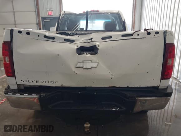 ✅ 2009 Chevrolet Silverado 2500HD • VIN: 1GCHK49699E105437 • Лот: 41264462. Опубликован ранее на IAAI с пробегом 306 561 миль. Бесплатный доступ к архиву аукционных продаж из США и подробный отчёт об истории автомобиля на DreamBid. Изображение 16.