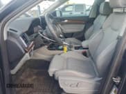 ✅ 2024 Audi Q5 Premium Plus • VIN: WA1BBAFY3R2052515 • Lot: 94189215. Wystawiony na Copart z przebiegiem 24 685 mil. Bezpłatny archiwum sprzedaży aukcyjnych z USA i szczegółowy raport historii pojazdu na DreamBid. Zdjęcie 7.