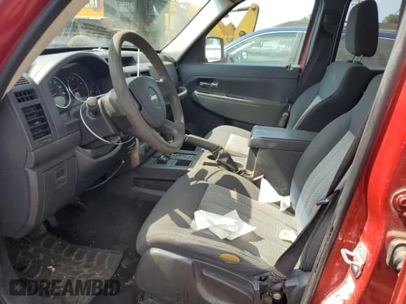 ✅ 2009 Jeep Liberty Rocky Mountain • VIN: 1J8GN28K69W505755 • Lot: 61915125. Wystawiony na Copart z przebiegiem 232 528 mil. Bezpłatny archiwum sprzedaży aukcyjnych z USA i szczegółowy raport historii pojazdu na DreamBid. Zdjęcie 7.