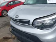 ✅ 2019 Kia Soul • VIN: KNDJN2A29K7651896 • Lot: 41932291. Wystawiony na IAAI z przebiegiem 44 109 mil. Bezpłatny archiwum sprzedaży aukcyjnych z USA i szczegółowy raport historii pojazdu na DreamBid. Zdjęcie 10.