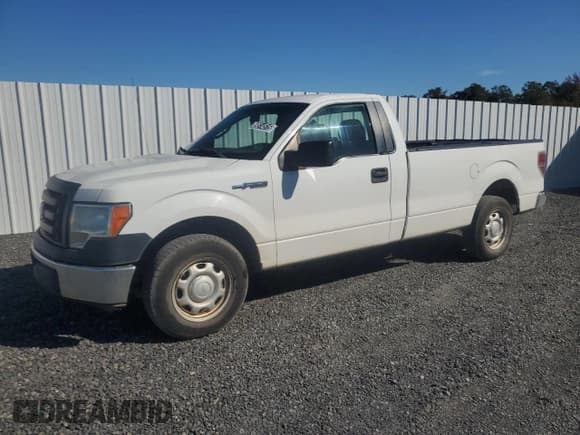 ✅ 2011 Ford F-150 XL • VIN: 1FTMF1CM6BKD67027 • Lot: 89514515. Listed on Copart with 255,367 mi. Free auction sales archive from the USA and detailed vehicle history report at DreamBid. Image 1.