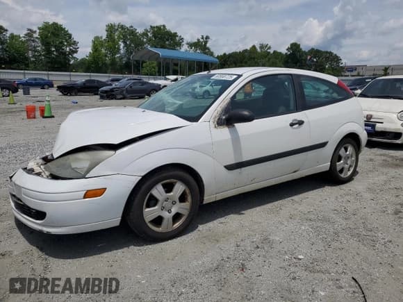 ✅ 2003 Ford Focus ZX3 • VIN: 3FAFP31383R117755 • Lot: 60668725. Wystawiony na Copart z przebiegiem 135 856 mil. Bezpłatny archiwum sprzedaży aukcyjnych z USA i szczegółowy raport historii pojazdu na DreamBid. Zdjęcie 1.