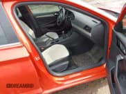 ✅ 2021 Volkswagen Jetta S • VIN: 3VWN57BU1MM097242 • Lot: 41935522. Wystawiony na IAAI z przebiegiem 22 981 mil. Bezpłatny archiwum sprzedaży aukcyjnych z USA i szczegółowy raport historii pojazdu na DreamBid. Zdjęcie 5.