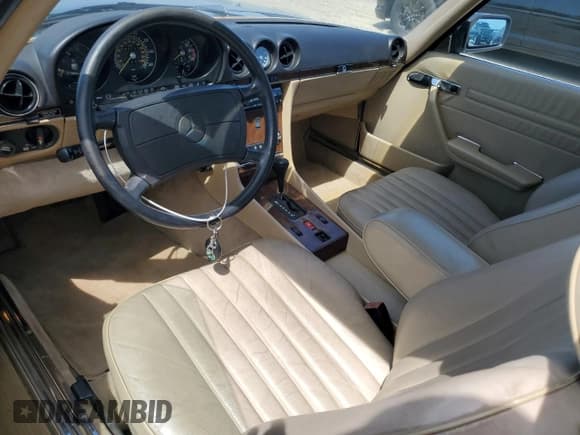 ✅ 1988 Mercedes-Benz 560 SL • VIN: WDBBA48D3JA079534 • Lot: 58096985. Listed on Copart with 83,732 mi. Free auction sales archive from the USA and detailed vehicle history report at DreamBid. Image 7.