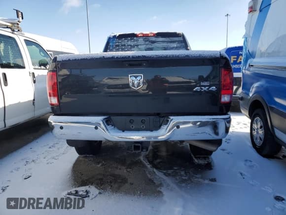 ✅ 2018 Ram 2500 Tradesman • VIN: 3C6UR5CJ3JG135003 • Lot: 45672215. Wystawiony na Copart z przebiegiem 56 238 mil. Bezpłatny archiwum sprzedaży aukcyjnych z USA i szczegółowy raport historii pojazdu na DreamBid. Zdjęcie 6.