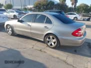 ✅ 2005 Mercedes-Benz E 320 • VIN: WDBUF65J55A614398 • Lot: 43805220. Wystawiony na IAAI z przebiegiem 337 883 mil. Bezpłatny archiwum sprzedaży aukcyjnych z USA i szczegółowy raport historii pojazdu na DreamBid. Zdjęcie 3.