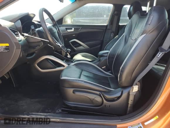 2013 Hyundai Veloster Turbo z VIN KMHTC6AE5DU166493, wystawiony jako Copart lot #81244455 z przebiegiem 116 148 mil mil oraz Szkoda całkowita • Salvage title. Historia ofert i sprzedaży dostępna na DreamBid. Obrazek 7.