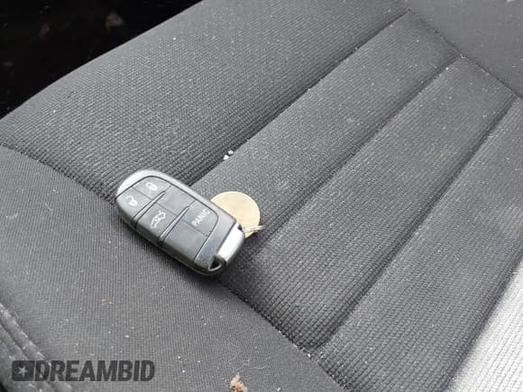 ✅ 2014 Dodge Charger Police • VIN: 2C3CDXAT9EH124746 • Lot: 43449834. Wystawiony na IAAI z przebiegiem 120 789 mil. Bezpłatny archiwum sprzedaży aukcyjnych z USA i szczegółowy raport historii pojazdu na DreamBid. Zdjęcie 11.