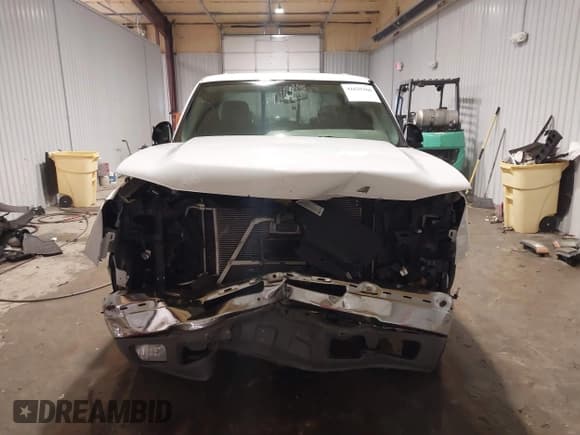 ✅ 2005 Chevrolet Silverado 2500HD LS • VIN: 1GCHK23U55F899336 • Lot: 41635266. Wystawiony na IAAI z przebiegiem 299 032 mil. Bezpłatny archiwum sprzedaży aukcyjnych z USA i szczegółowy raport historii pojazdu na DreamBid. Zdjęcie 13.