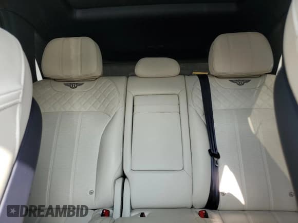 ✅ 2017 Bentley Bentayga W12 • VIN: SJAAC2ZV6HC015247 • Lot: 61849895. Listed on Copart with 46,046 mi. Free auction sales archive from the USA and detailed vehicle history report at DreamBid. Image 10.