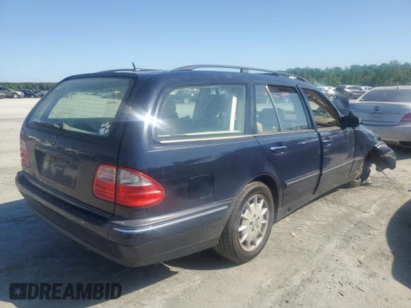 ✅ 2002 Mercedes-Benz E 320 • VIN: WDBJH65J72B404856 • Lot: 57491485. Wystawiony na Copart z przebiegiem 229 245 mil. Bezpłatny archiwum sprzedaży aukcyjnych z USA i szczegółowy raport historii pojazdu na DreamBid. Zdjęcie 3.