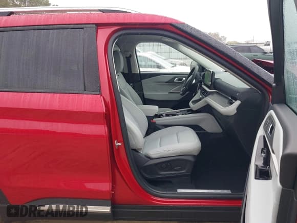 ✅ 2025 Ford Explorer Platinum • VIN: 1FMWK8HC3SGC04489 • Lot: 43372394. Wystawiony na IAAI z przebiegiem 3 527 mil. Bezpłatny archiwum sprzedaży aukcyjnych z USA i szczegółowy raport historii pojazdu na DreamBid. Zdjęcie 5.