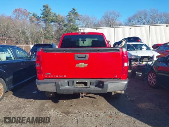 ✅ 2011 Chevrolet Silverado 1500 LT • VIN: 1GCRKSE3XBZ461110 • Lot: 43823111. Listed on IAAI with 189,894 mi. Free auction sales archive from the USA and detailed vehicle history report at DreamBid. Image 16.