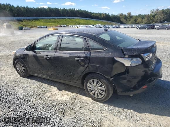 ✅ 2017 Ford Focus S • VIN: 1FADP3E23HL221097 • Лот: 82450025. Опубликован ранее на Copart с пробегом 98 700 миль. Бесплатный доступ к архиву аукционных продаж из США и подробный отчёт об истории автомобиля на DreamBid. Изображение 2.