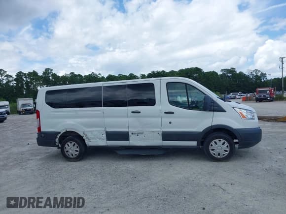 ✅ 2017 Ford Transit XL • VIN: 1FBZX2ZM7HKB07622 • Lot: 42616664. Wystawiony na IAAI z przebiegiem 15 868 mil. Bezpłatny archiwum sprzedaży aukcyjnych z USA i szczegółowy raport historii pojazdu na DreamBid. Zdjęcie 13.
