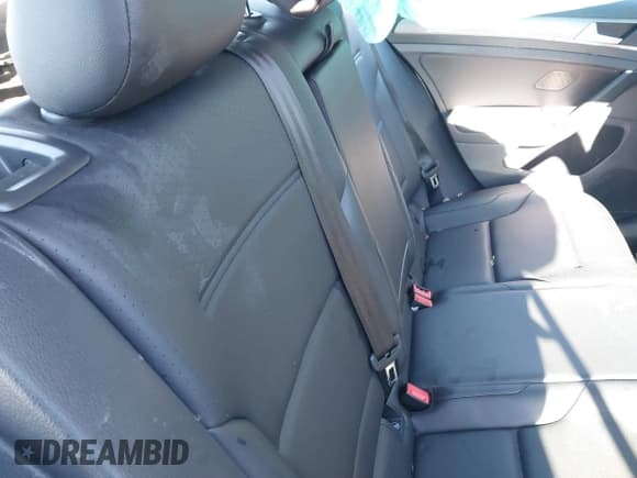 ✅ 2019 Volkswagen Golf S • VIN: 3VWM17AU6KM519091 • Lot: 43773390. Wystawiony na IAAI z przebiegiem 93 689 mil. Bezpłatny archiwum sprzedaży aukcyjnych z USA i szczegółowy raport historii pojazdu na DreamBid. Zdjęcie 8.