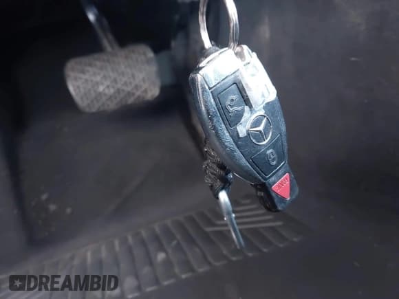 ✅ 2004 Mercedes-Benz CLK 320 • VIN: WDBTJ65J64F107943 • Lot: 41938425. Wystawiony na IAAI z przebiegiem 187 483 mil. Bezpłatny archiwum sprzedaży aukcyjnych z USA i szczegółowy raport historii pojazdu na DreamBid. Zdjęcie 11.