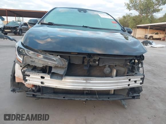 ✅ 2022 Toyota Corolla LE • VIN: 5YFEPMAE5NP272060 • Lot: 43303928. Listed on IAAI with 98,102 mi. Free auction sales archive from the USA and detailed vehicle history report at DreamBid. Image 13.