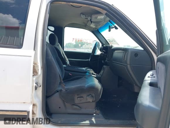 ✅ 2001 Chevrolet Silverado 2500HD LT3 • VIN: 1GCHK23G11F201003 • Лот: 42704499. Опубликован ранее на IAAI с пробегом 171 302 миль. Бесплатный доступ к архиву аукционных продаж из США и подробный отчёт об истории автомобиля на DreamBid. Изображение 5.