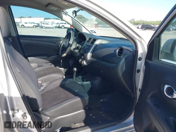 ✅ 2013 Nissan Versa S • VIN: 3N1CN7AP9DL848893 • Lot: 42856506. Wystawiony na IAAI z przebiegiem 156 240 mil. Bezpłatny archiwum sprzedaży aukcyjnych z USA i szczegółowy raport historii pojazdu na DreamBid. Zdjęcie 5.