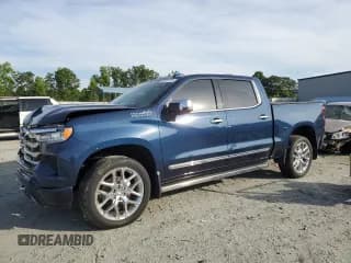 ✅ 2023 Chevrolet Silverado 1500 High Country • VIN: 2GCUDJED1P1137843 • Lot: 60814735. Wystawiony na Copart z przebiegiem 44 333 mil. Bezpłatny archiwum sprzedaży aukcyjnych z USA i szczegółowy raport historii pojazdu na DreamBid. Zdjęcie 1.