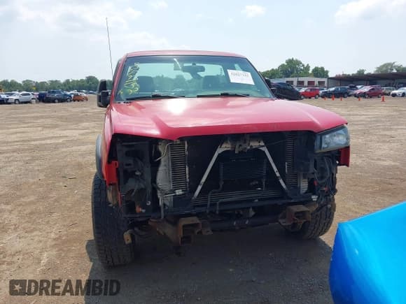 ✅ 2003 Chevrolet Silverado 2500HD • VIN: 1GCHC24173E221143 • Lot: 42827152. Wystawiony na IAAI z przebiegiem 419 152 mil. Bezpłatny archiwum sprzedaży aukcyjnych z USA i szczegółowy raport historii pojazdu na DreamBid. Zdjęcie 13.