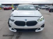 ✅ 2022 BMW 2 Series 228i • VIN: WBA53AK04N7K12122 • Lot: 41794766. Wystawiony na IAAI z przebiegiem 61 518 mil. Bezpłatny archiwum sprzedaży aukcyjnych z USA i szczegółowy raport historii pojazdu na DreamBid. Zdjęcie 12.