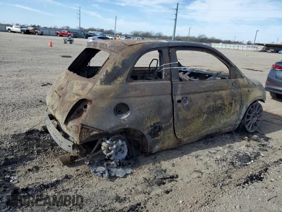 ✅ 2017 FIAT 500 Abarth • VIN: 3C3CFFFH3HT675369 • Lot: 48665375. Listed on Copart with Not provided. Free auction sales archive from the USA and detailed vehicle history report at DreamBid. Image 3.