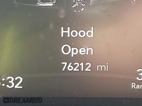 ✅ 2018 Chrysler Pacifica Limited • VIN: 2C4RC1GG5JR321465 • Lot: 43484376. Wystawiony na IAAI z przebiegiem 76 212 mil. Bezpłatny archiwum sprzedaży aukcyjnych z USA i szczegółowy raport historii pojazdu na DreamBid. Zdjęcie 15.