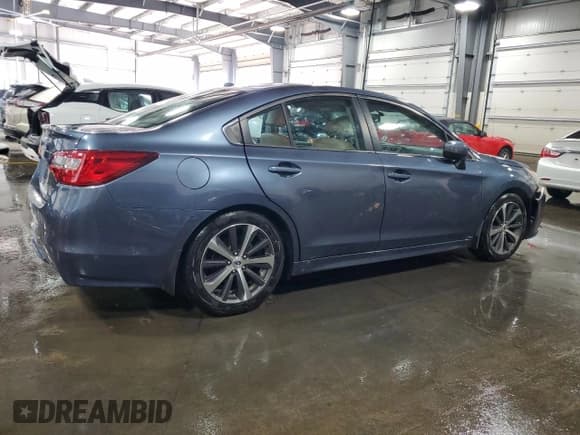 ✅ 2015 Subaru Legacy Limited • VIN: 4S3BNAL66F3029090 • Лот: 90261905. Опубликован ранее на Copart с пробегом 114 340 миль. Бесплатный доступ к архиву аукционных продаж из США и подробный отчёт об истории автомобиля на DreamBid. Изображение 3.